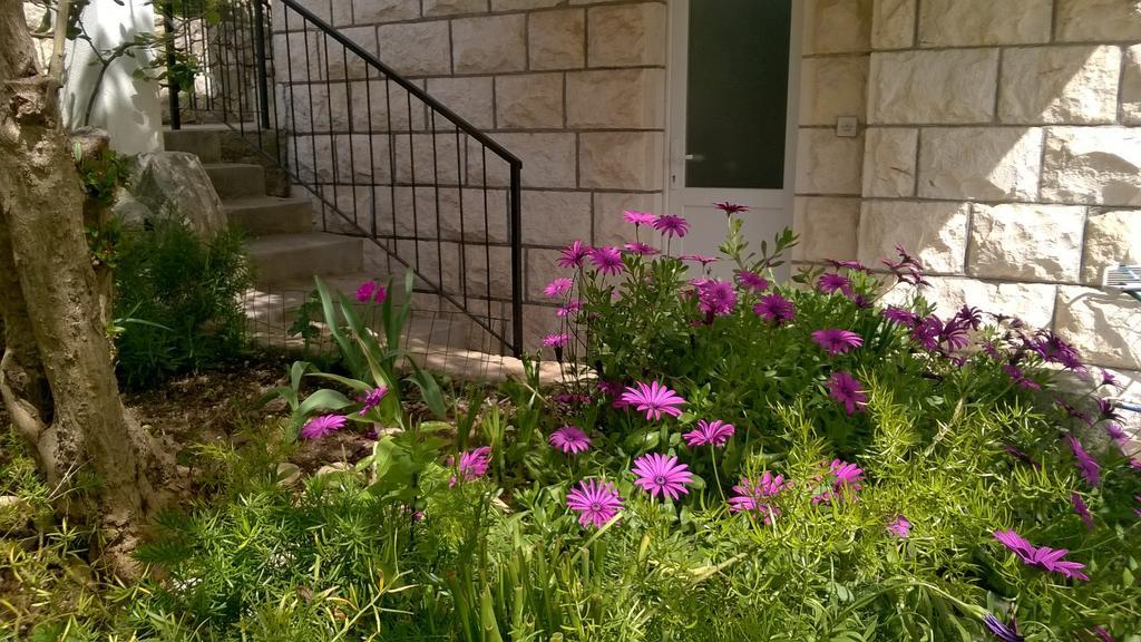 Cozy New Flat For 2 Or 3 Apartment Hvar Town Bagian luar foto