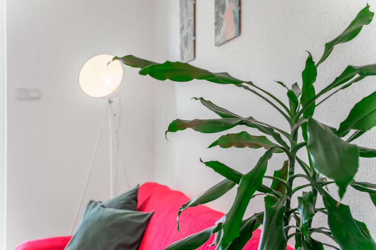Cozy New Flat For 2 Or 3 Apartment Hvar Town Bagian luar foto