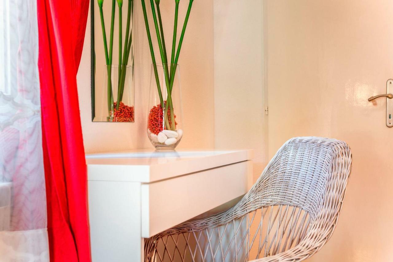 Cozy New Flat For 2 Or 3 Apartment Hvar Town Bagian luar foto