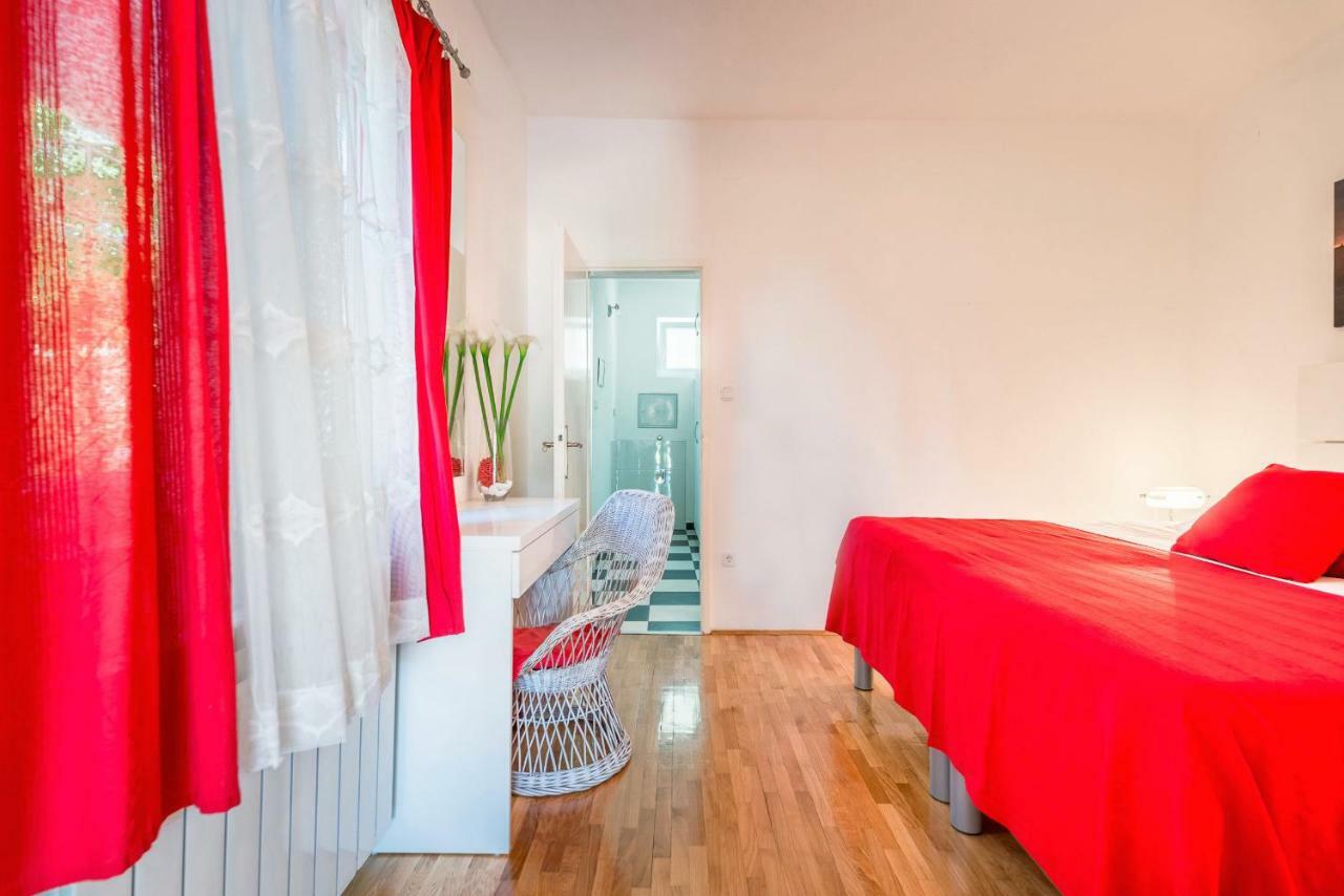 Cozy New Flat For 2 Or 3 Apartment Hvar Town Bagian luar foto